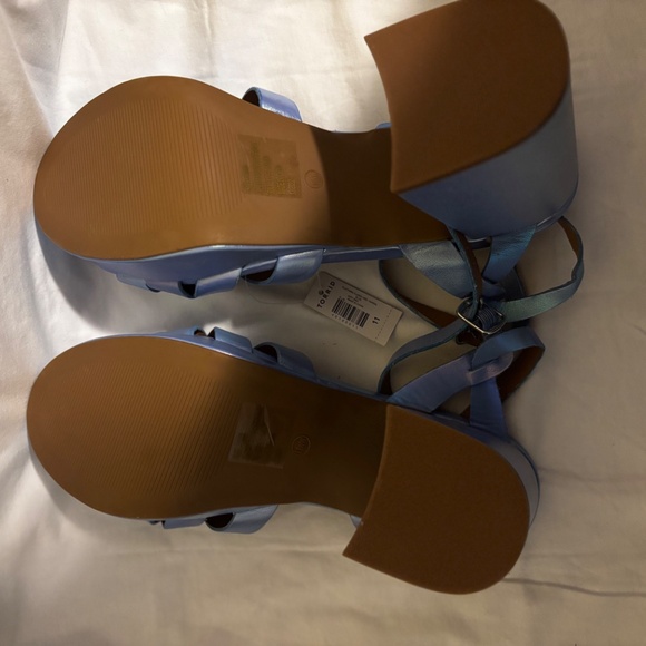 NWT Torrid Woman’s size 11 blue/purple iridescent chunky heel sandals - Picture 6 of 7